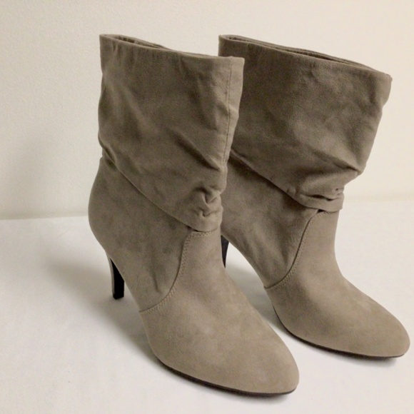 Express heeled ankle boot - Picture 2 of 4